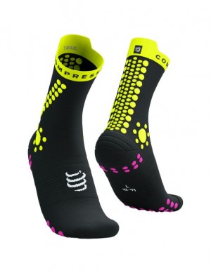 Καλτσεσ Compressport Pro αγωνιστικα Socks v4.0 Trail μαυρα κίτρινα ροζ | NKTFE-5341