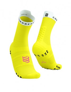 καλτσες για τρεξιμο ανδρικα Compressport Pro αγωνιστικα Socks v4.0 Run High κίτρινα ασπρα | XIWCS-8653