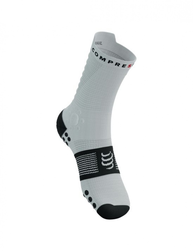 Καλτσεσ Compressport Pro αγωνιστικα Socks v4.0 Trail ασπρα μαυρα | ZTVRP-0721