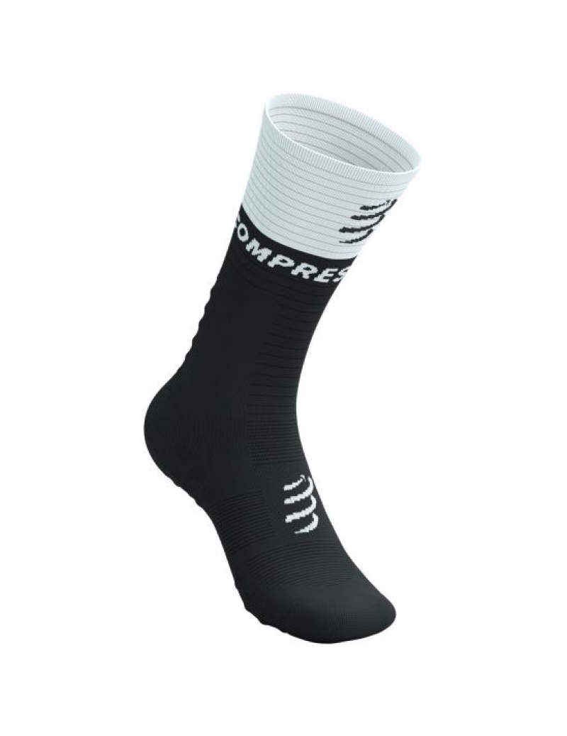 καλτσες για τρεξιμο ανδρικα Compressport Mid Compression Socks V2.0 μαυρα ασπρα | USPMK-4159