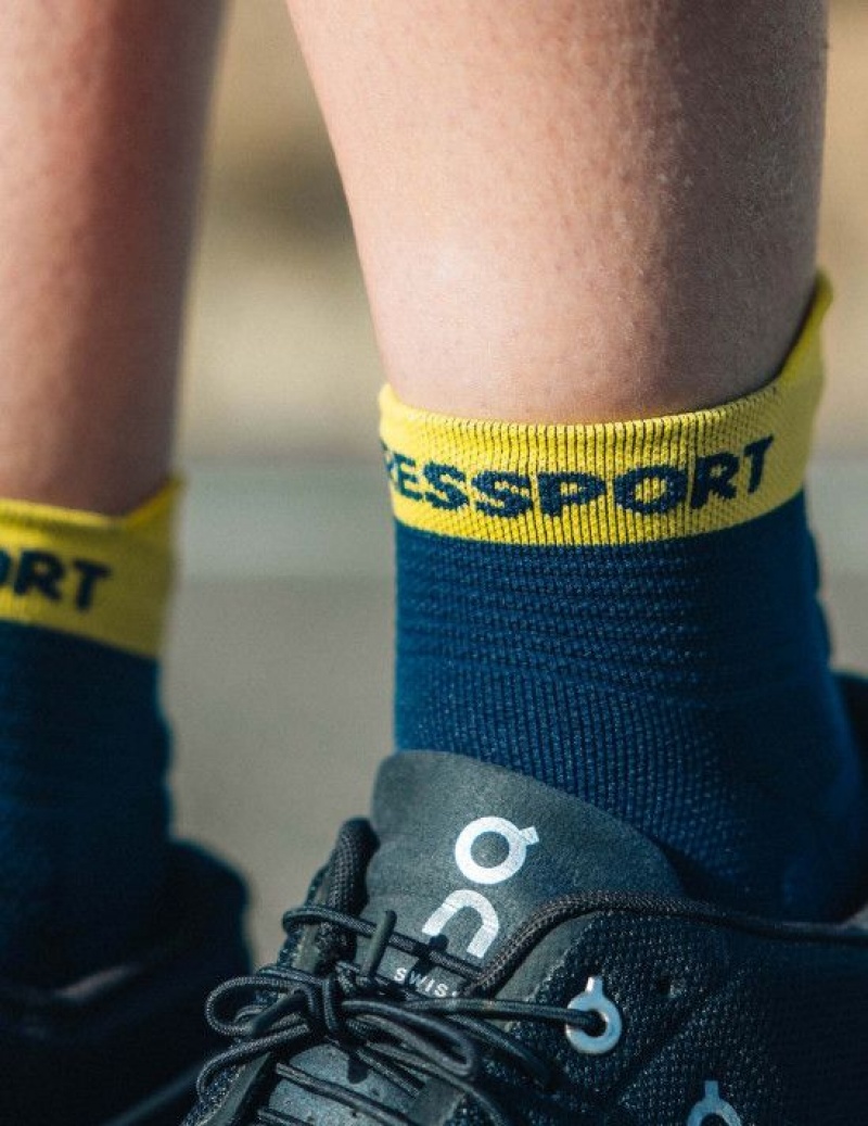 καλτσες για τρεξιμο ανδρικα Compressport Pro αγωνιστικα Socks v4.0 Run Low πρασινο | LGVZO-0689