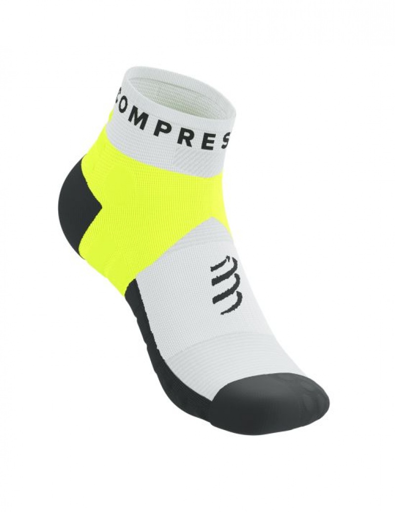 καλτσες για τρεξιμο ανδρικα Compressport Ultra Trail Low Socks ασπρα κίτρινα | XCAIT-6730